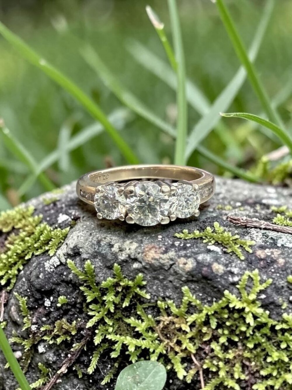 14k Gold 1.47ctw Three-Stone Diamond Engagement Ring with‎ Appraisal
